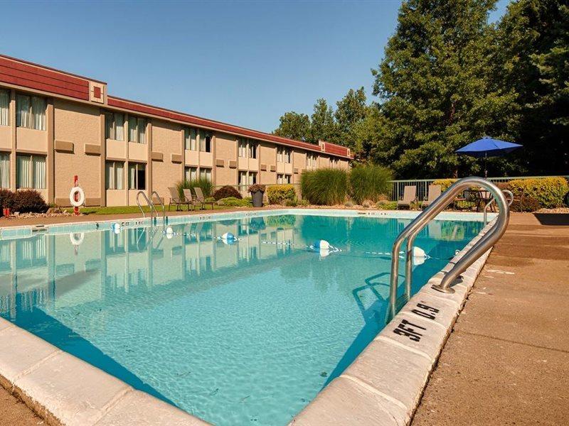Baymont Inn & Suites Marietta Buitenkant foto