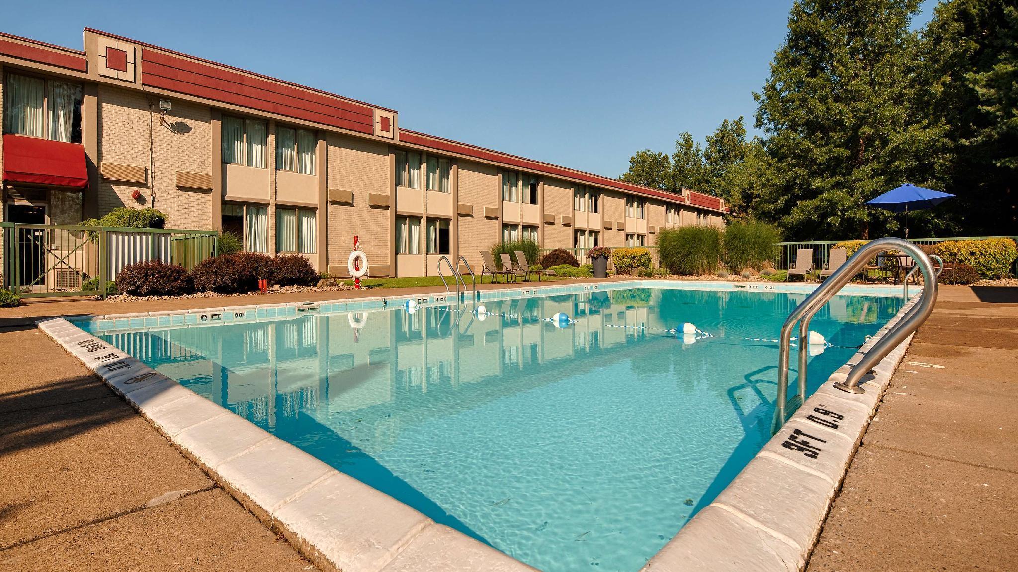 Baymont Inn & Suites Marietta Buitenkant foto
