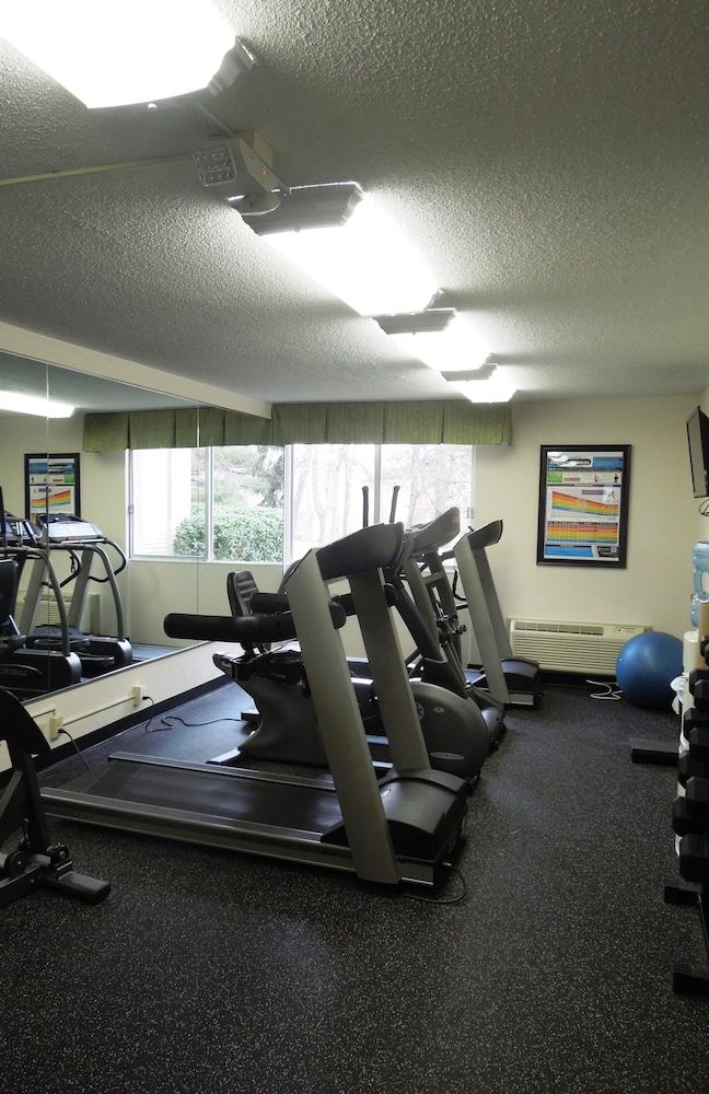Baymont Inn & Suites Marietta Buitenkant foto