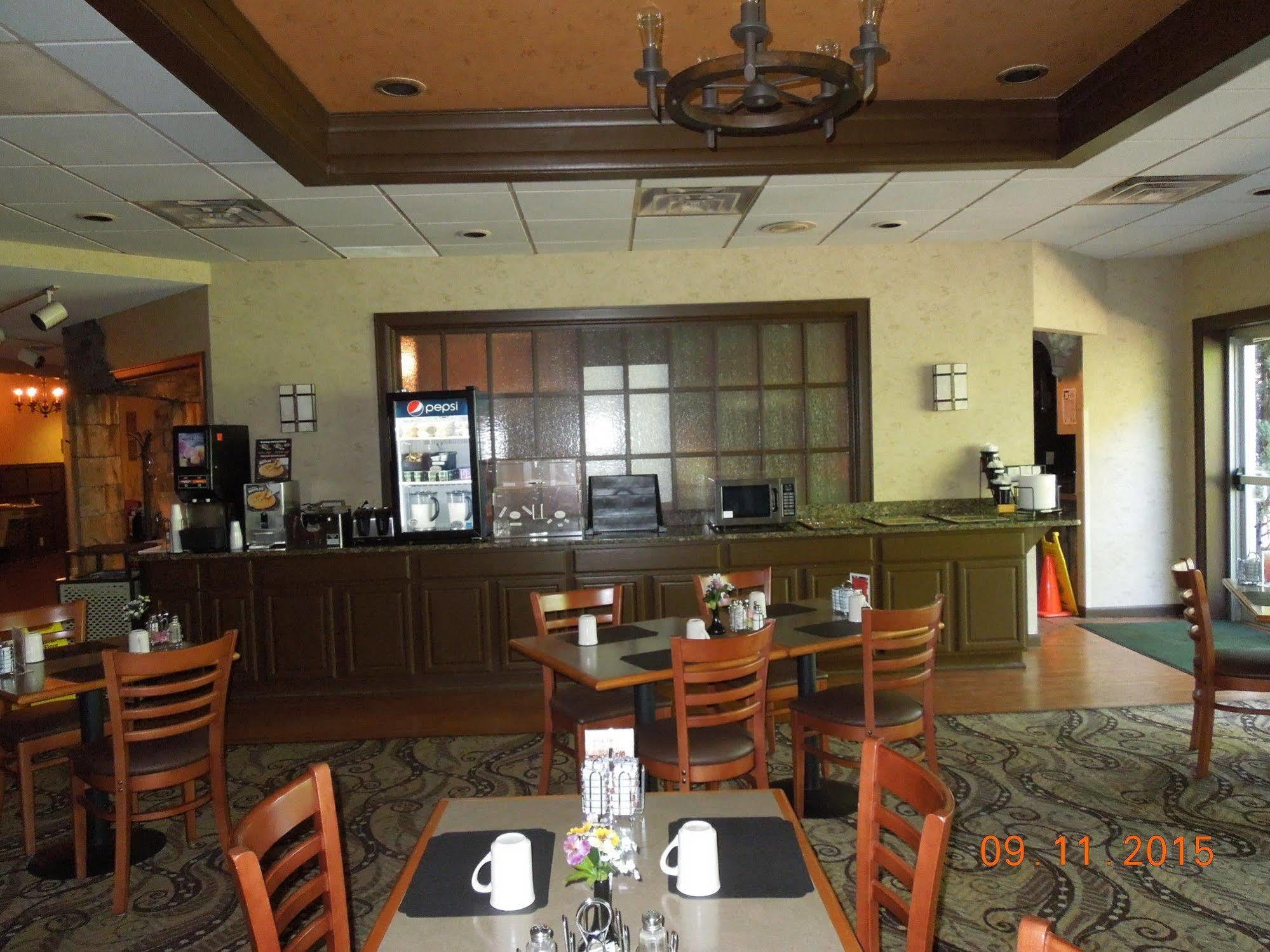 Baymont Inn & Suites Marietta Buitenkant foto