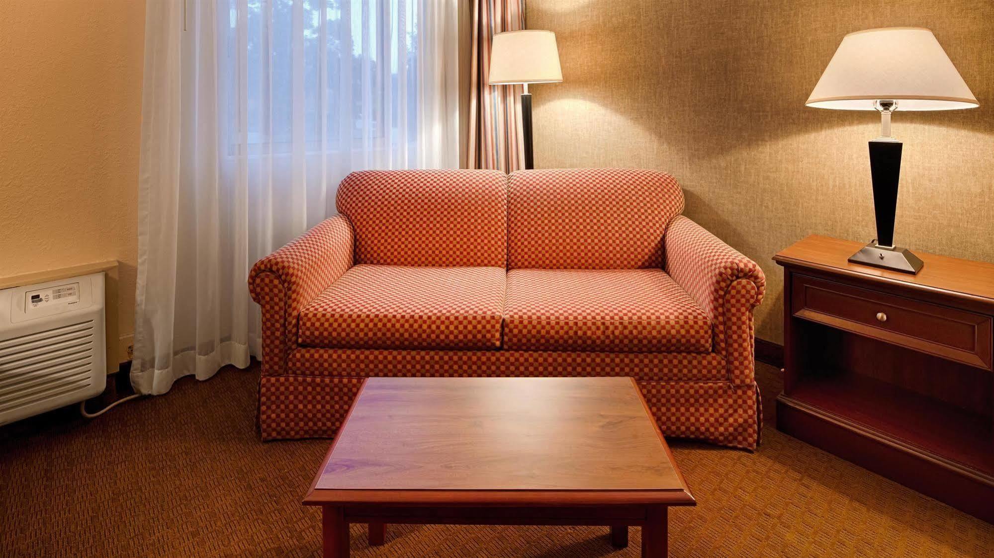Baymont Inn & Suites Marietta Buitenkant foto