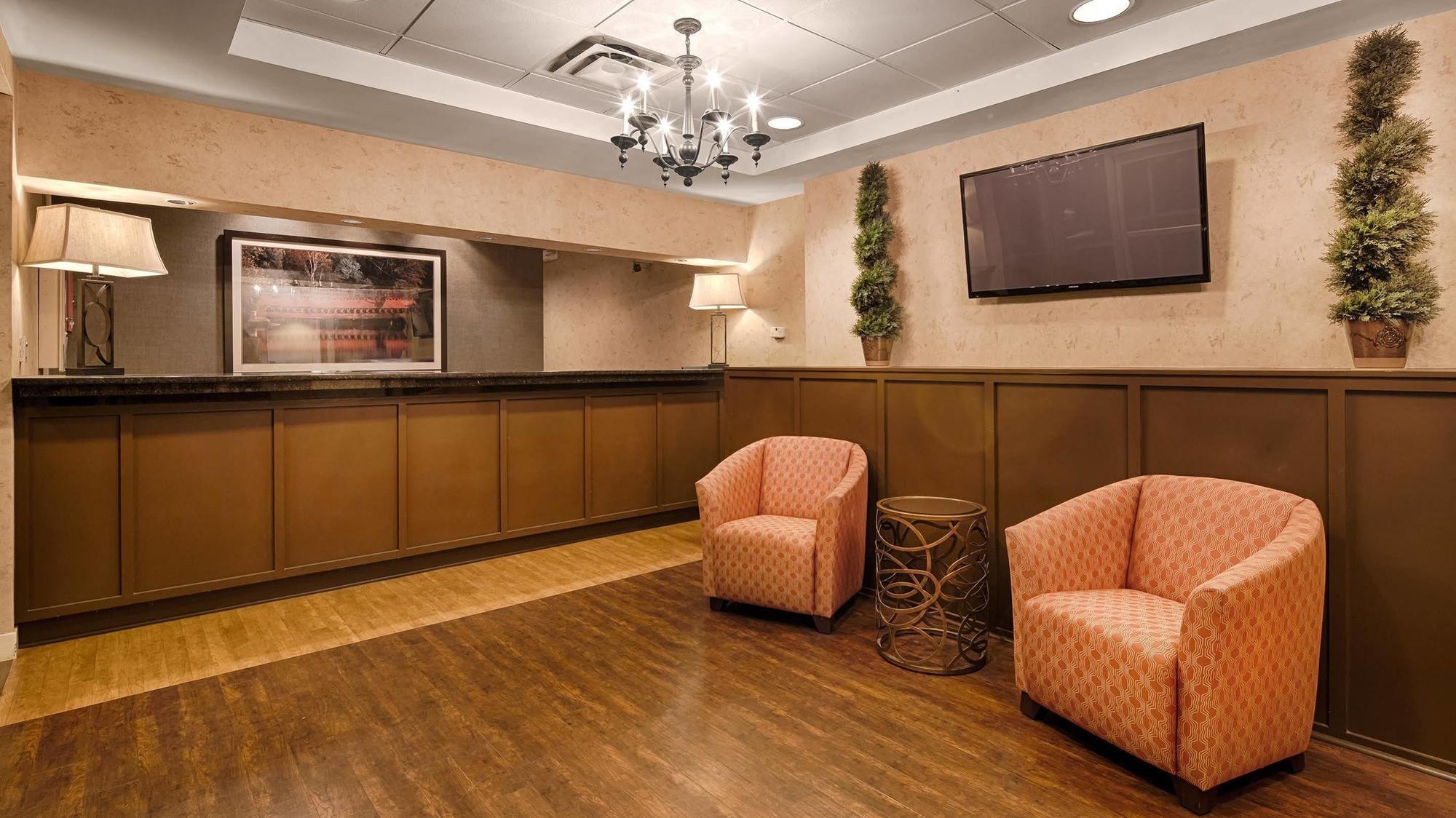 Baymont Inn & Suites Marietta Buitenkant foto
